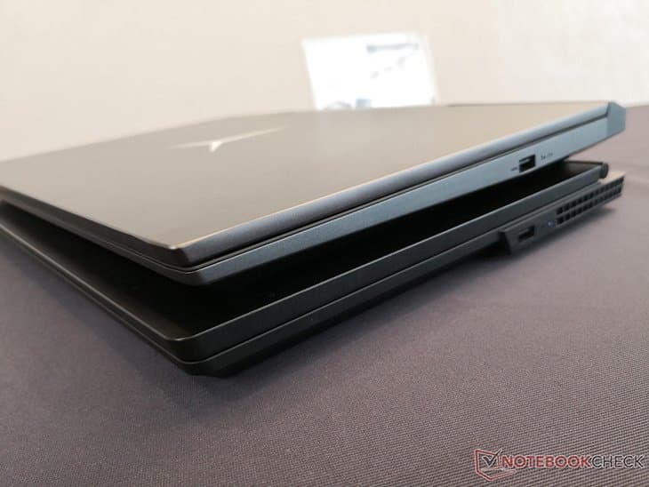Lenovo Legion Y7000 и Legion Y530 (внизу)