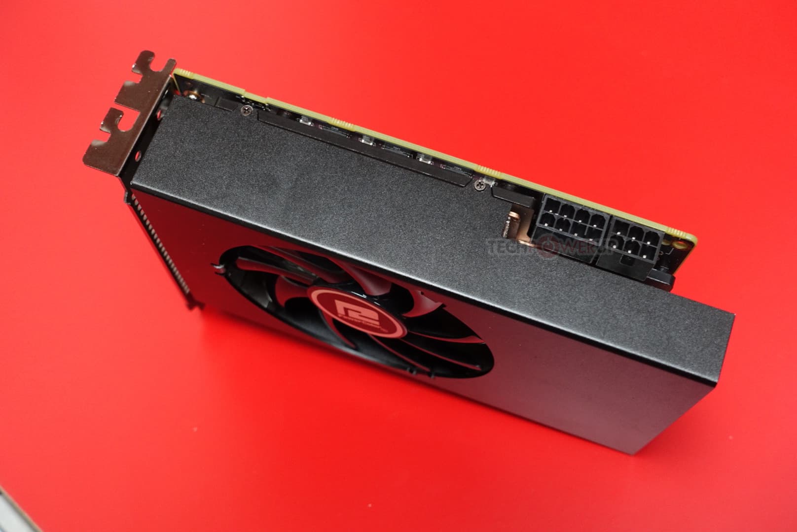 Фотогалерея дня: 3D-карта PowerColor Radeon RX Vega 56 Nano