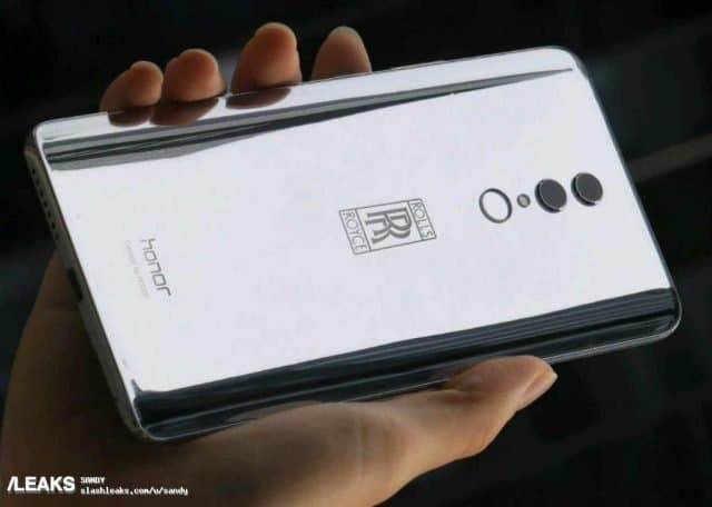 Фото дня: смартфон Honor Note 10 Rolls Royce Design