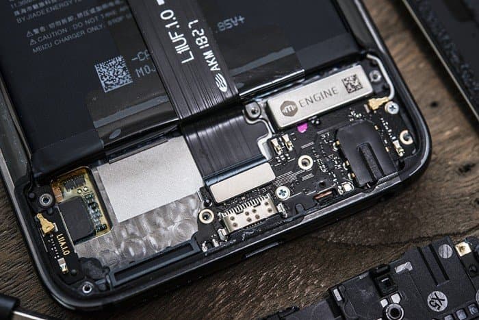 Фотогалерея дня: внутреннее убранство самого производительного смартфона Meizu