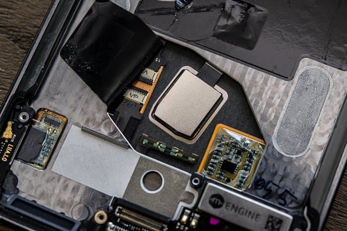 Фотогалерея дня: внутреннее убранство самого производительного смартфона Meizu