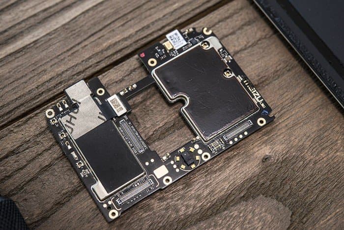 Фотогалерея дня: внутреннее убранство самого производительного смартфона Meizu