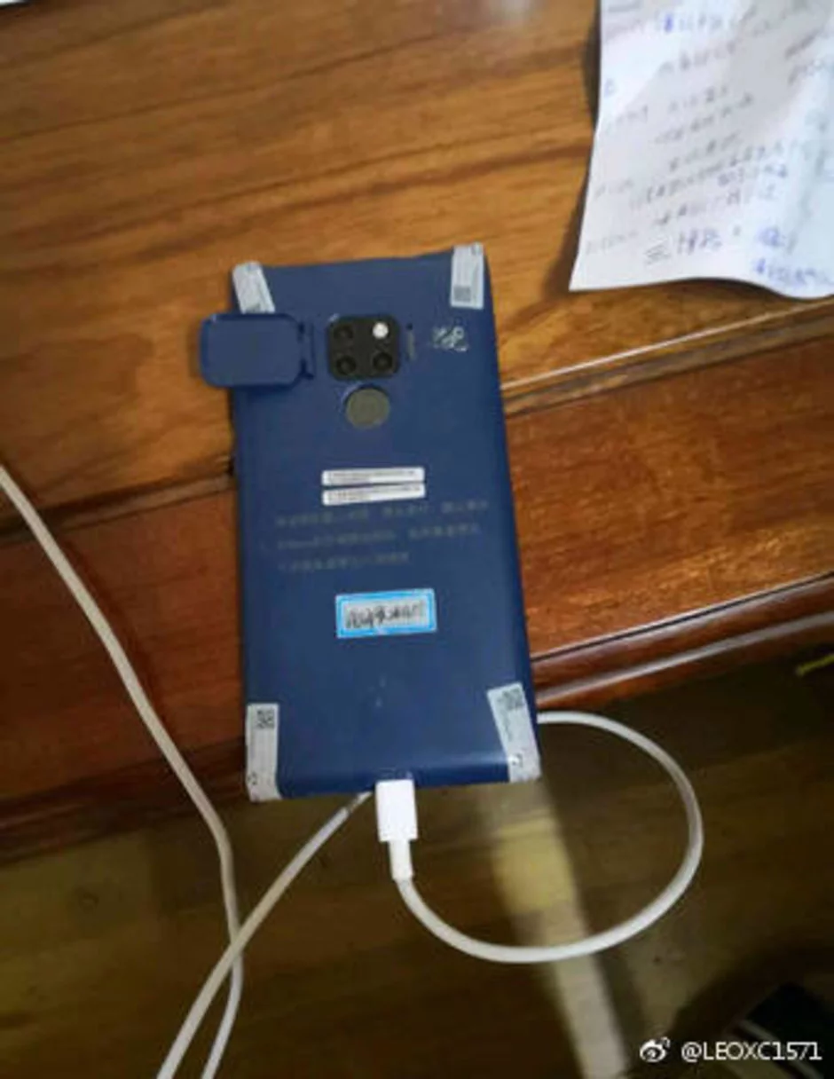 Живое фото Huawei Mate 20 демонстрирует уникальную компоновку тройной камеры