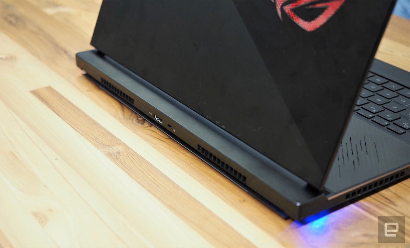 Asus ROG Zephyrus S — игровой ноутбук с шестиядерным CPU, видеокартой GeForce GTX 1070 и корпусом толщиной 15,75 мм