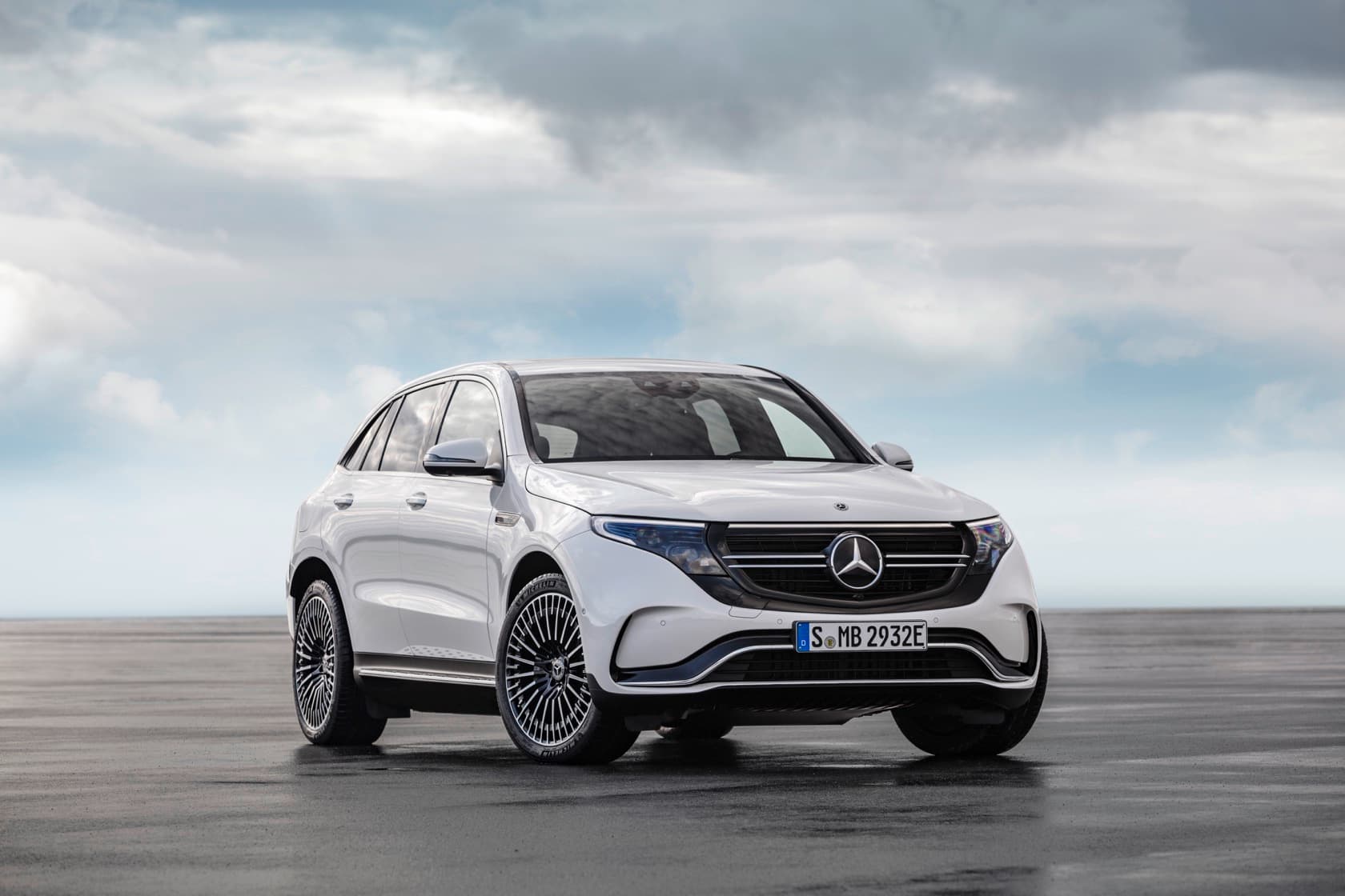 Представлен Mercedes-Benz EQC 400 4Matic — первый электрический кроссовер компании