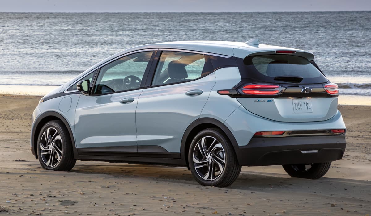 Электромобили Chevy Bolt EV отзывают и останавливают продажи, убытки General Motors составят 1 млрд долларов