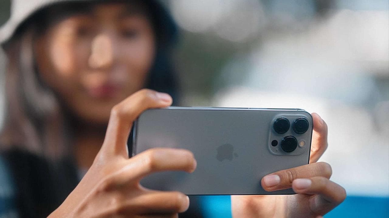 Samsung высмеивает Apple и анонс iPhone 13