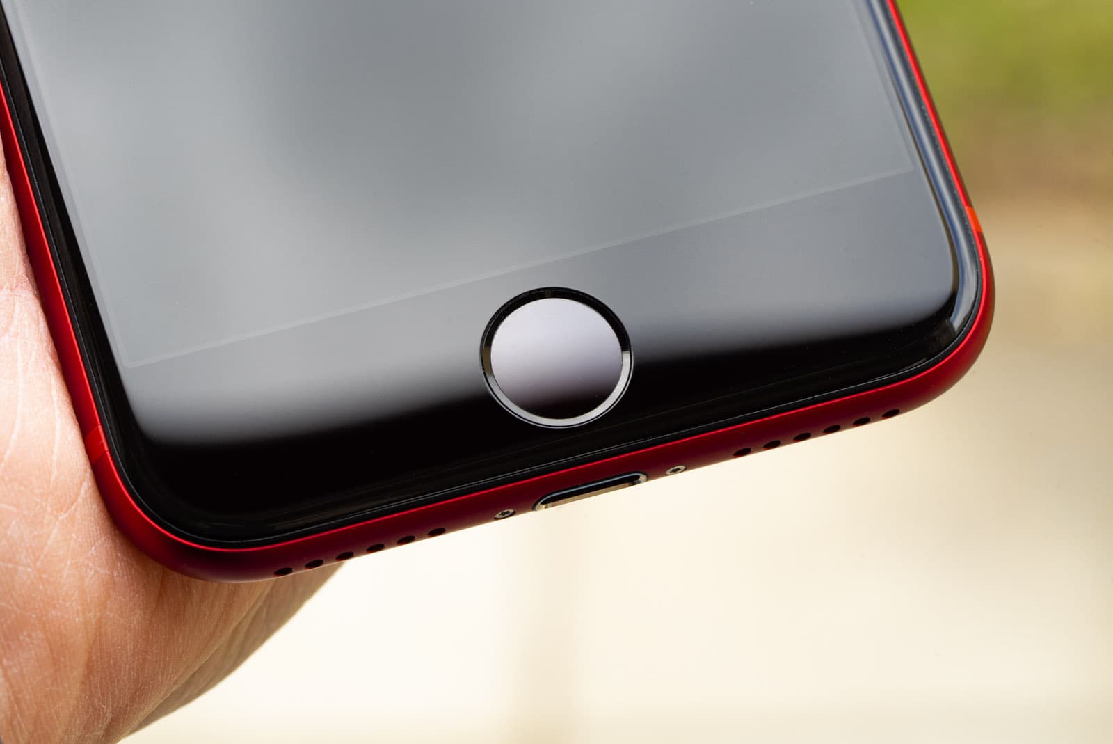 Самый дешёвый iPhone, который поможет переманить до 1,5 млрд пользователей Android, может задержаться