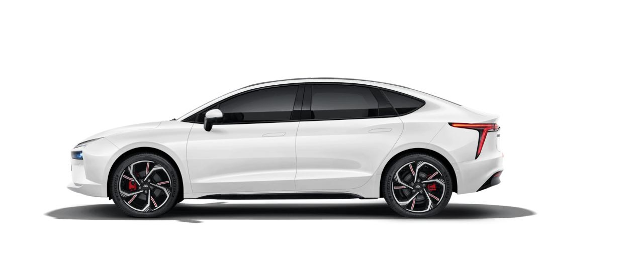 Новые, российские. На «Автоторе» началось серийное производство отечественных машин «Амберавто А5»