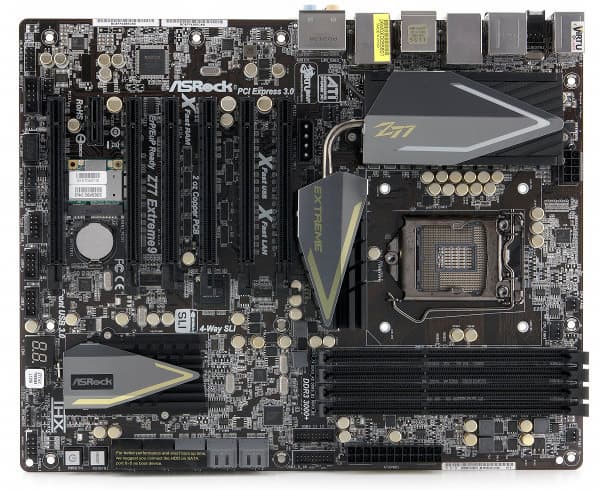 Внешний вид материнской платы ASRock Z77 Extreme9