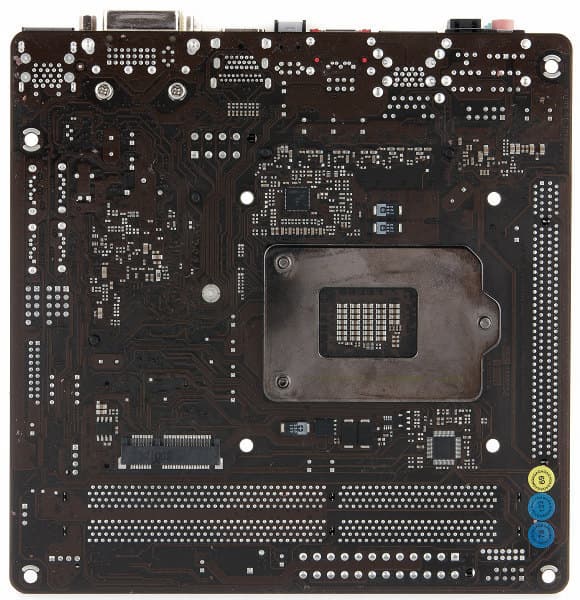 Внешний вид материнской платы ASRock Z77E-ITX