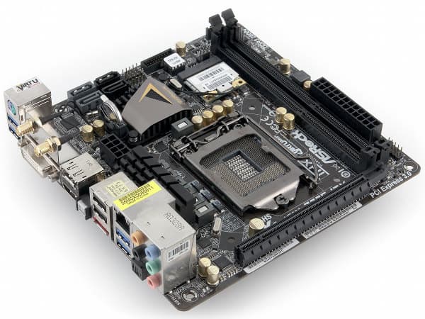 Внешний вид материнской платы ASRock Z77E-ITX