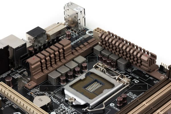 Внешний вид материнской платы ASUS Gryphon Z87 Внешний вид материнской платы ASUS Gryphon Z87