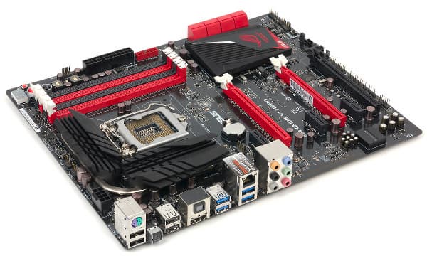 Внешний вид материнской платы Asus Maximus VI Hero