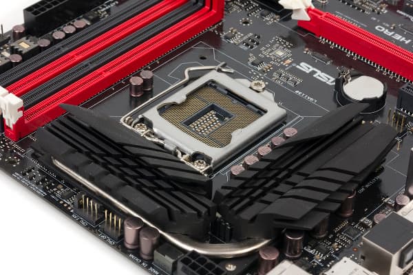 Радиаторы системы питания материнской платы Asus Maximus VI Hero