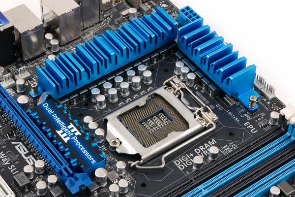 Процессорный разъем материнской платы ASUS P8Z77-V Premium