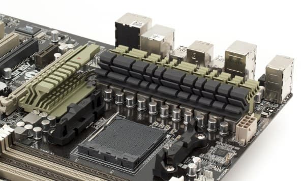 Материнская плата ASUS Sabertooth 990FX