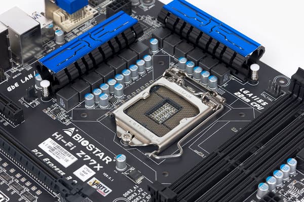 Процессорный сокет материнской платы Biostar Hi-Fi Z77X