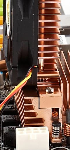 крепление тепловой трубки к радиатору на плате