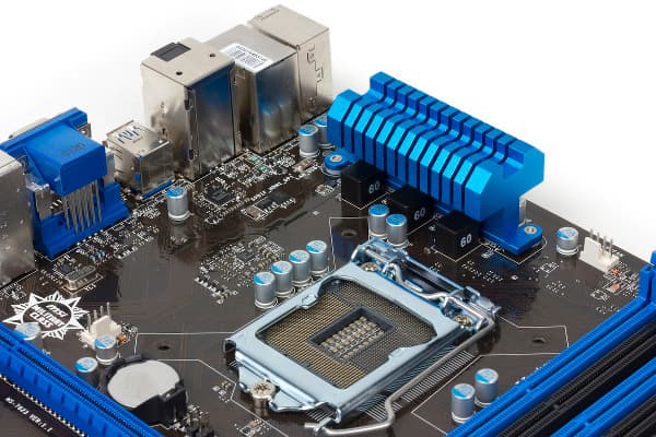 Внешний вид материнской платы MSI H87M-G43 Внешний вид материнской платы MSI H87M-G43