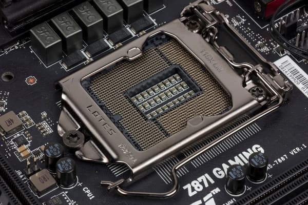 Внешний вид материнской платы MSI Z87I Gaming AC