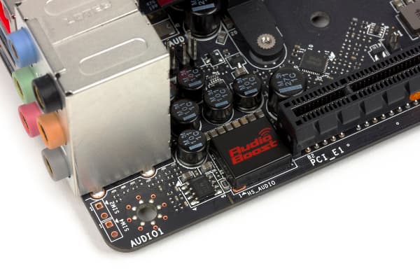 Внешний вид материнской платы MSI Z87I Gaming AC