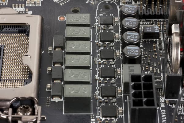 Система питания процессора материнской платы MSI Z87I Gaming AC