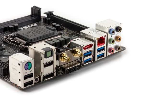 Внешний вид материнской платы MSI Z87I Gaming AC