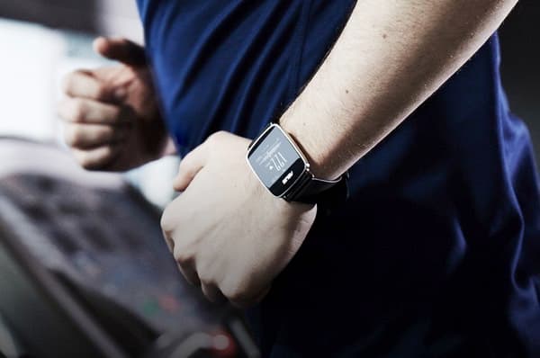 Фитнес-трекер Asus VivoWatch Фитнес-трекер Asus VivoWatch