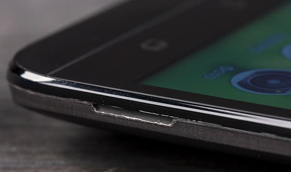 Дизайн смартфона Asus Zenfone 2 ZE551ML