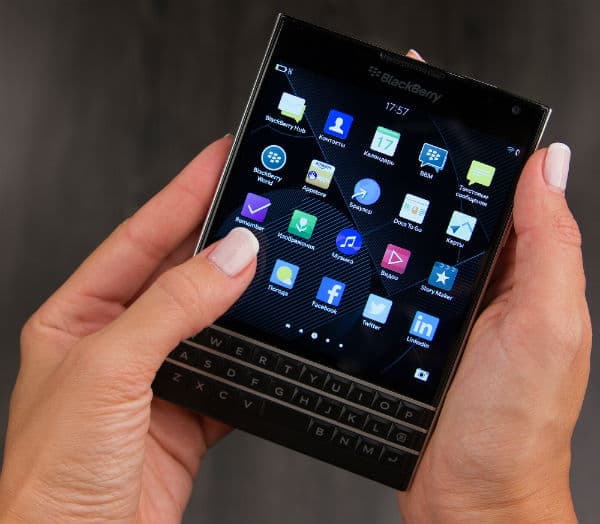 Смартфон BlackBerry Passport
