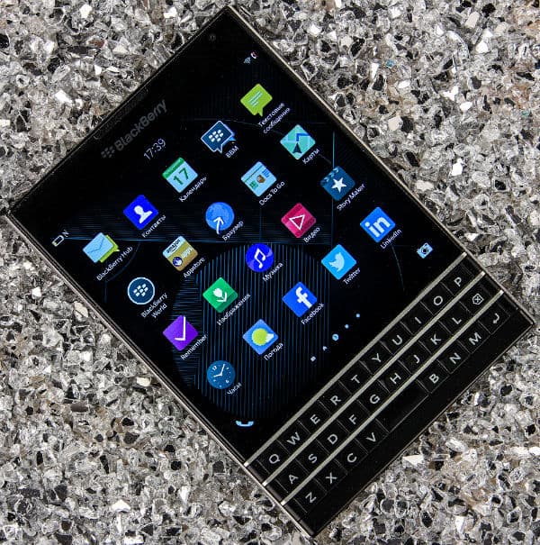 Смартфон BlackBerry Passport