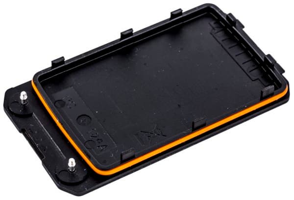 Дизайн телефона Cat B100