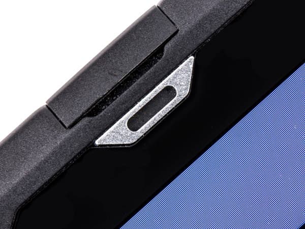 Дизайн телефона Cat B100