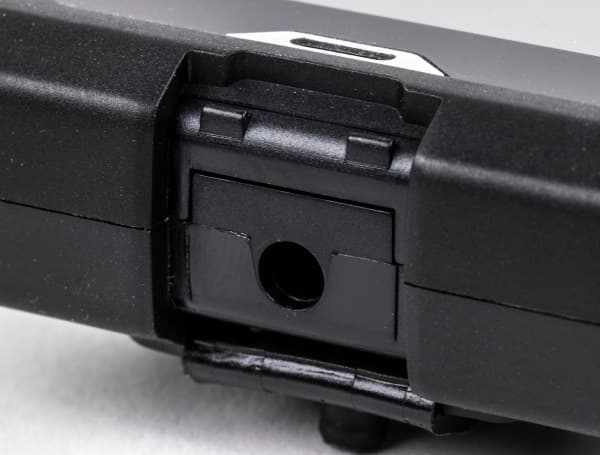 Дизайн телефона Cat B100