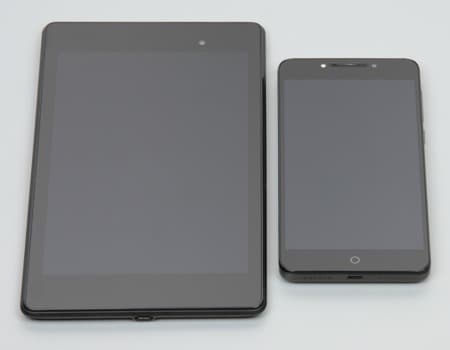 Обзор смартфона Alcatel A5 LED. Тестирование дисплея