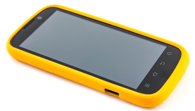 Смартфон в чехле Обзор Digma iDxD4 3G. Смартфон в чехле