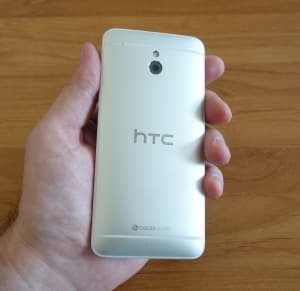 Обзор смартфона HTC One mini