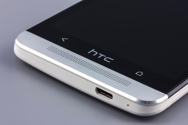 Обзор смартфона HTC One