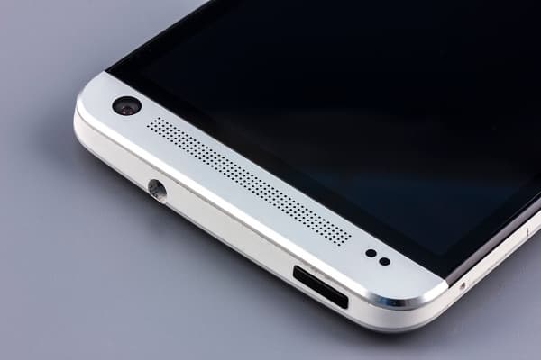 Обзор смартфона HTC One