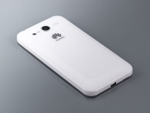 Обзор Huawei Honor. Взгляд на коммуникатор сзади