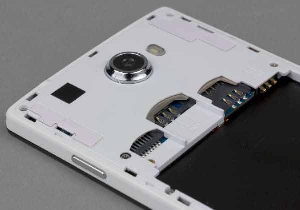 Слоты для SIM-карт и microSD в iocean X7