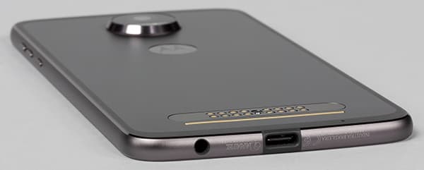 Обзор смартфона Moto Z2 Play