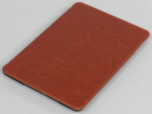 Внешний вид Onyx Boox Prometheus в чехле