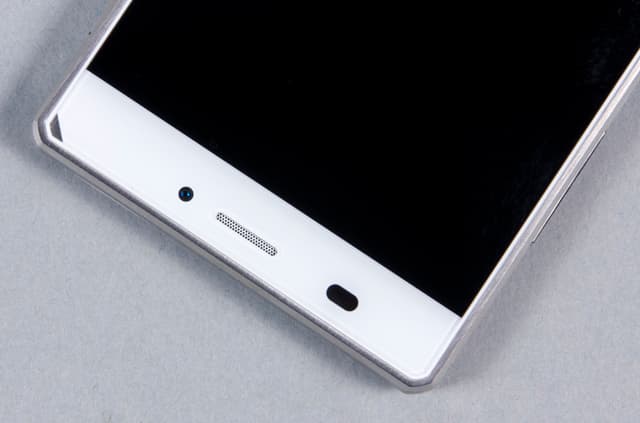 Верхняя часть лицевой панели Pantech Vega Iron