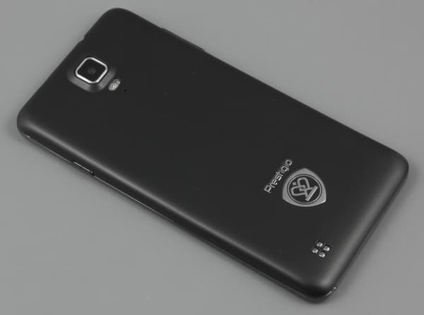 Обратная сторона Prestigio MultiPhone PAP5044 Duo