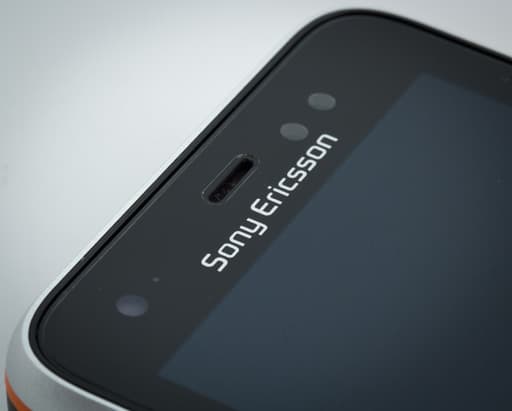 Обзор Sony Ericsson Xperia Active. Сенсоры и телефонный динамик