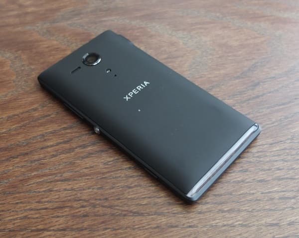 Cмартфоны Xperia SP и Xperia L