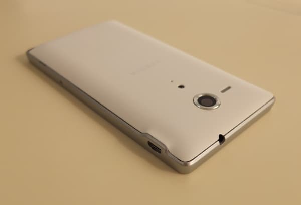 Cмартфоны Xperia SP и Xperia L