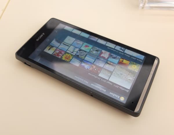 Cмартфоны Xperia SP и Xperia L